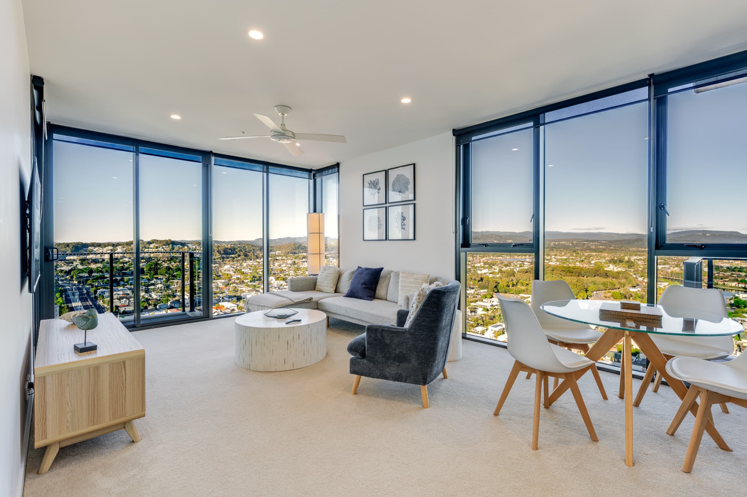 Sky-High Penthouse | Absolute Ocean Views, Burleigh Heads — photo 2