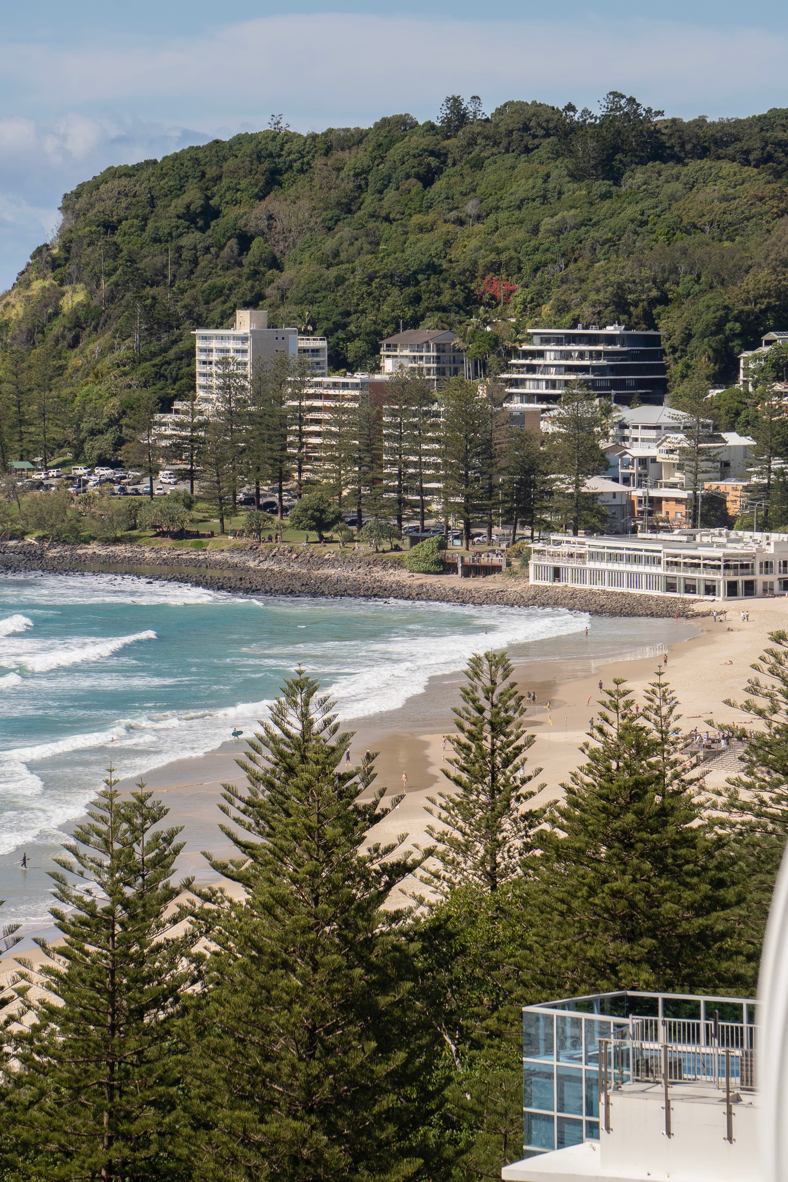 Luxury Seaside Retreat | Ocean Views 2 BR Parking, Burleigh Heads — photo 5