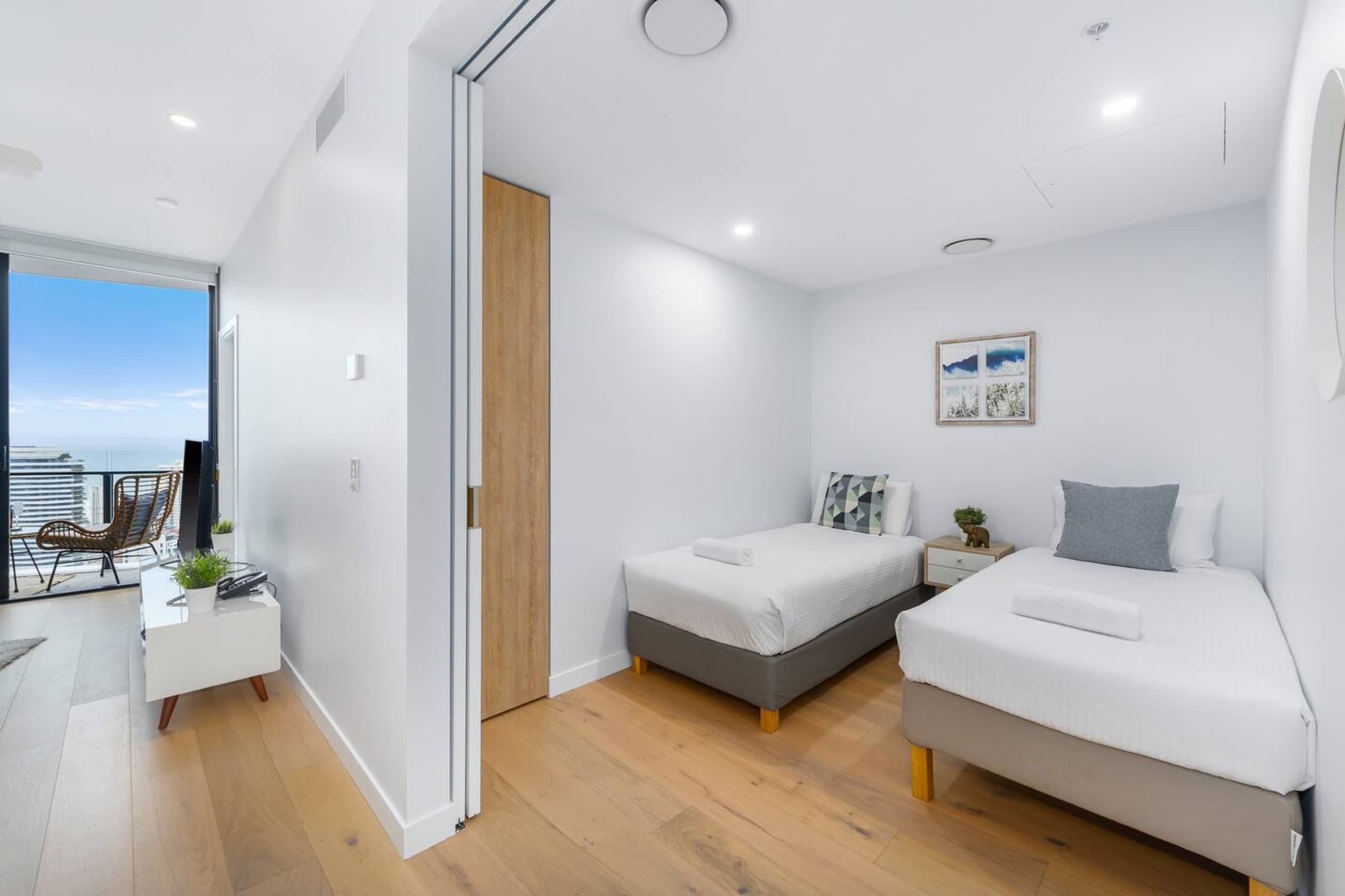 Coastal Chic 2 Bed Apt in Broadbeach, Broadbeach — photo 3