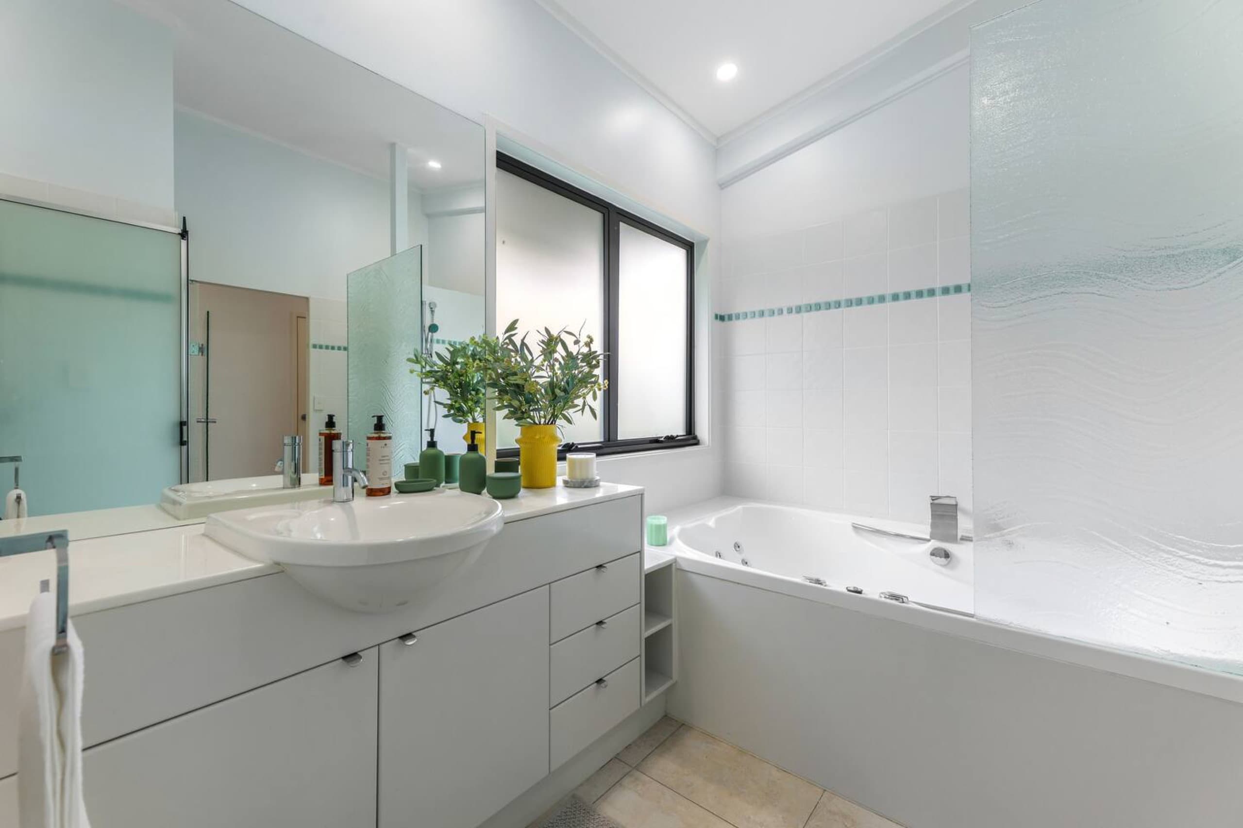 Villa Serenity: 6BR Casuarina Beach Home w/ Pool, Tweed & Kingscliff — photo 5