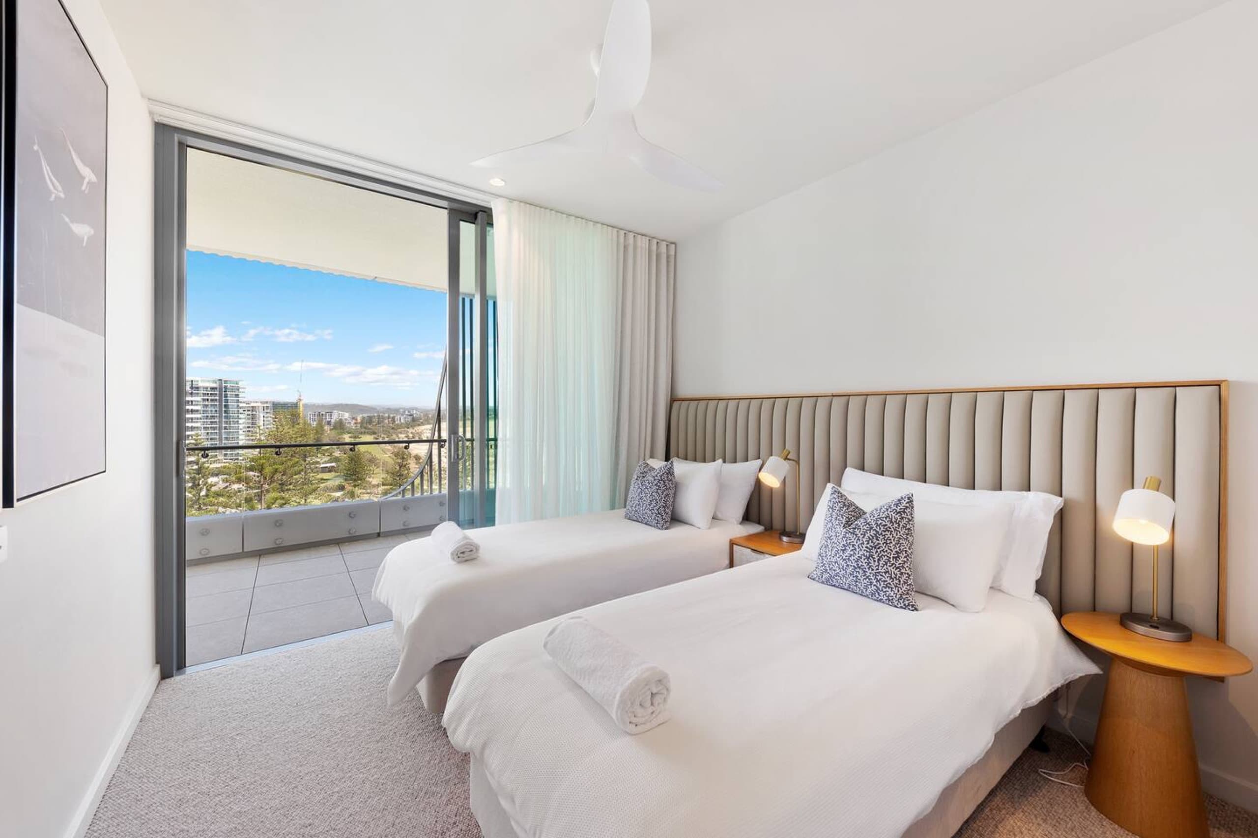 Oceanview 2BR/2BA in The Miles Residences, Kirra, Coolangatta — photo 3