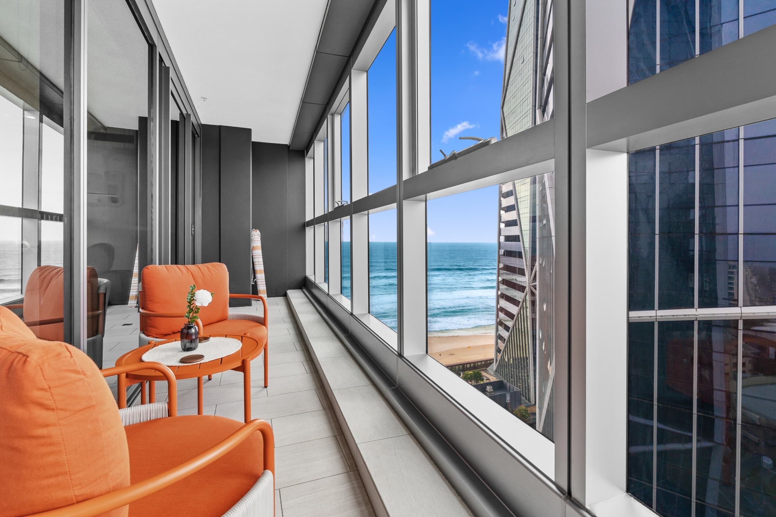 Beachside Escape at Jewel | Free Parking Spa Pools, Surfers Paradise — photo 2