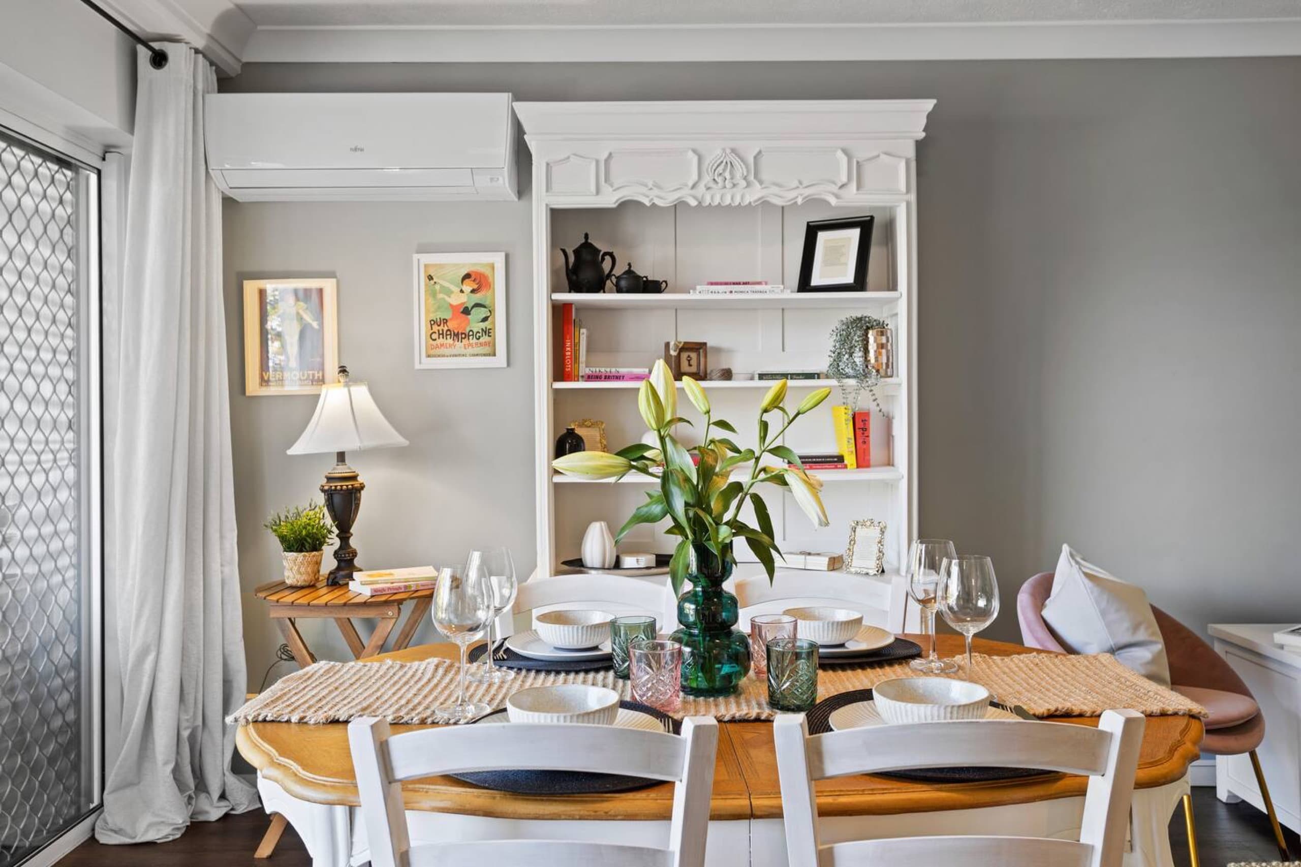 Hamptons Charm: Central 1-BR Apt Pool Tennis Court, Southport — photo 5
