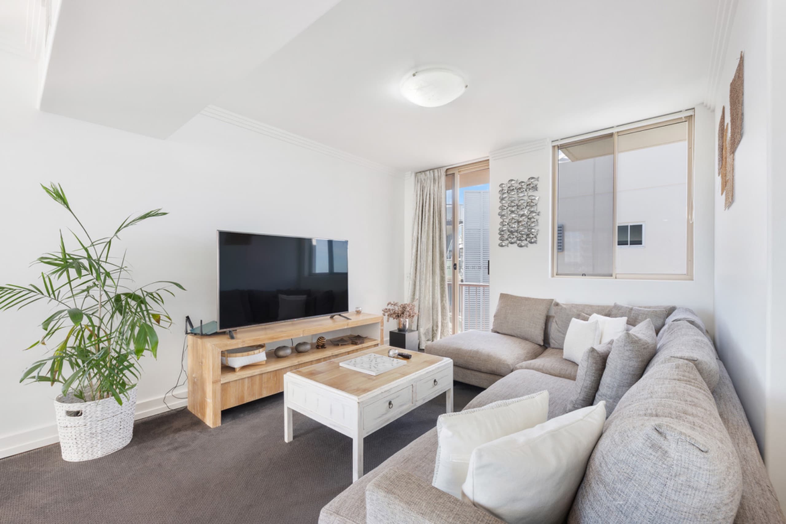 Kirra Penthouse, Stunning Views, 2BR Parking, Pool, Coolangatta — photo 5