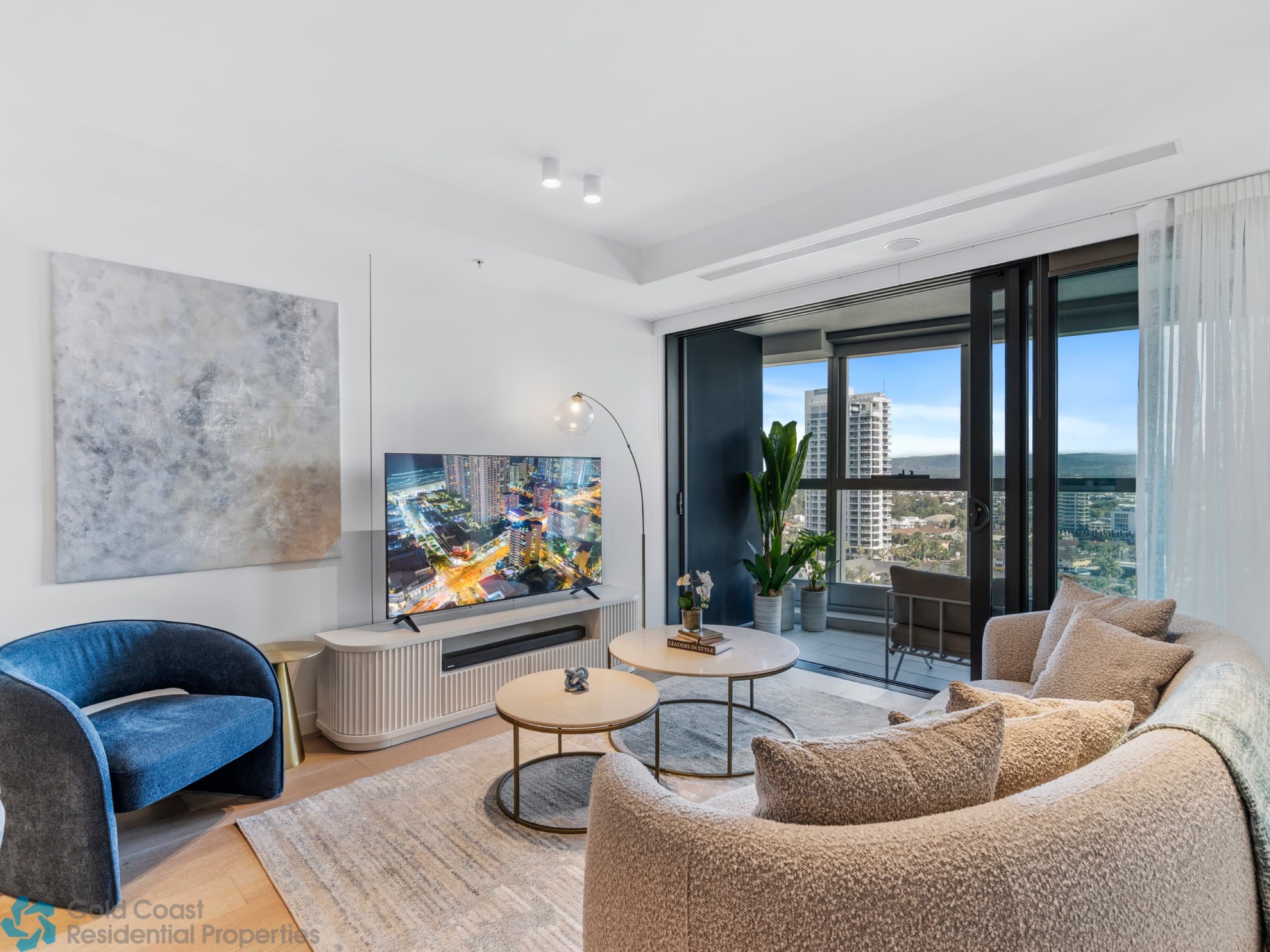 2BR Jewel | Hinterland View | Pool, WiFi, Parking, Surfers Paradise — photo 3