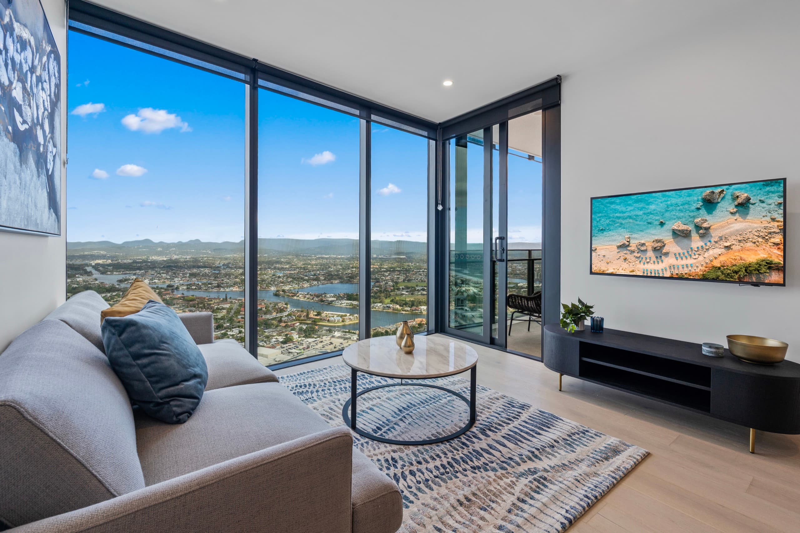 Luxury Sky-High Apartment | The Star Residences, Broadbeach — photo 2