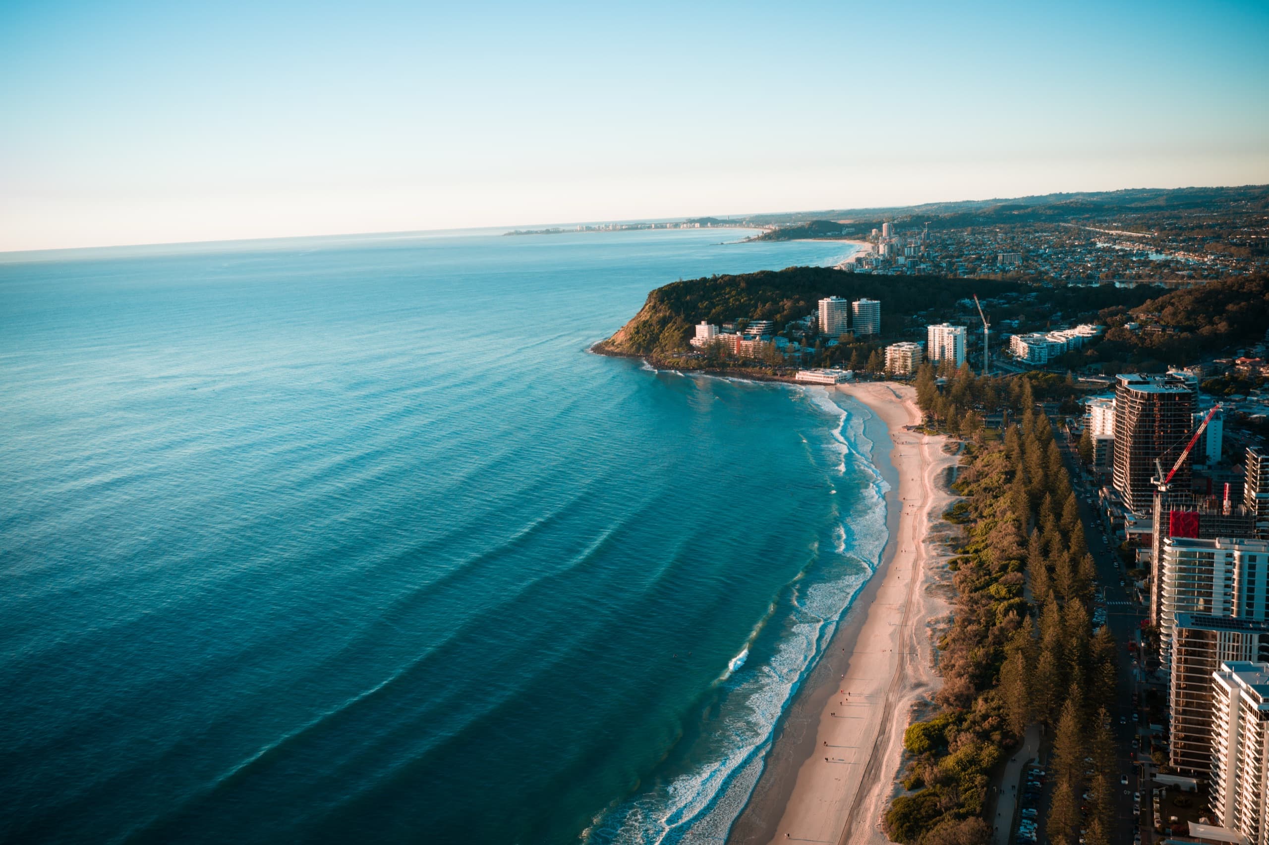 Sky-High Penthouse | Absolute Ocean Views, Burleigh Heads — photo 3