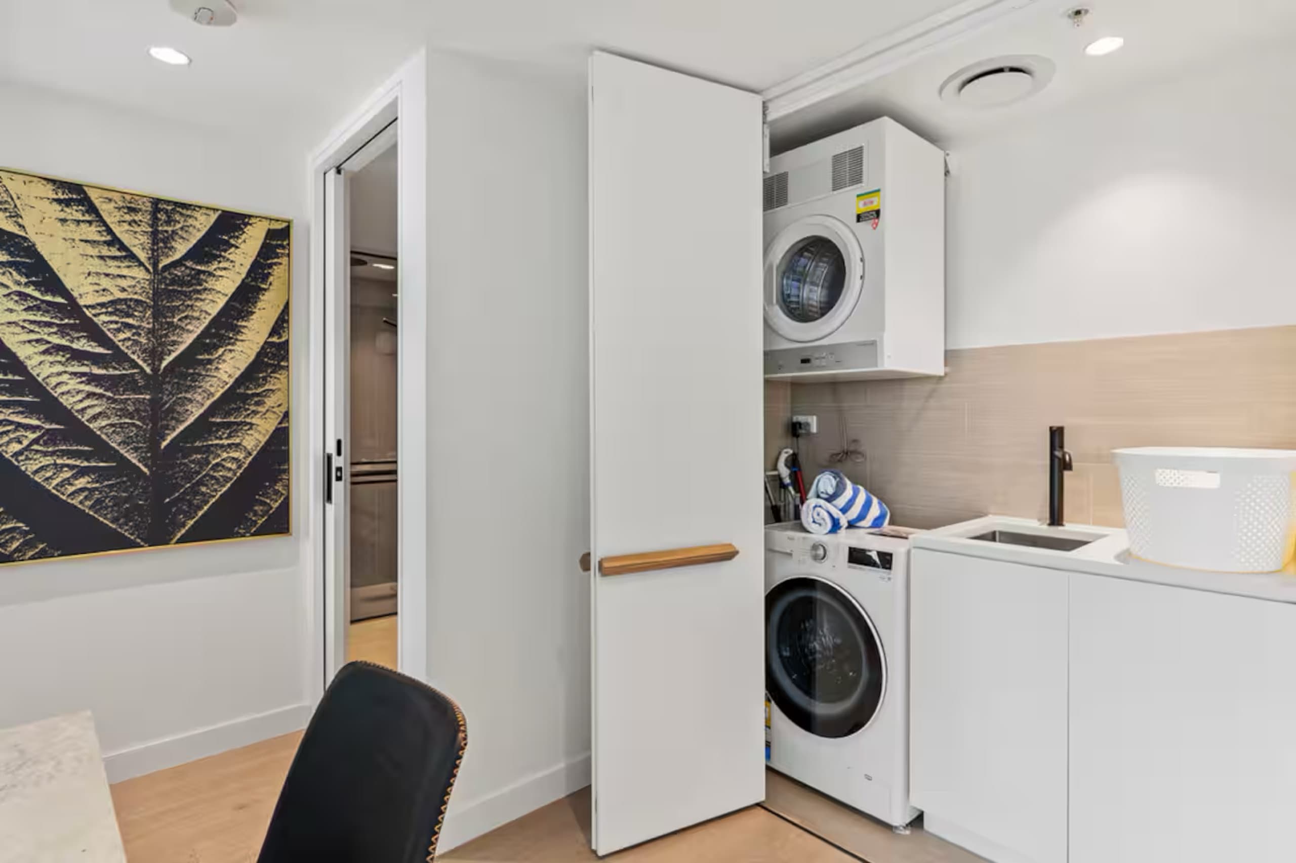 The Jewel - Stylish 6th-Floor Apartment + Parking, Surfers Paradise — photo 5