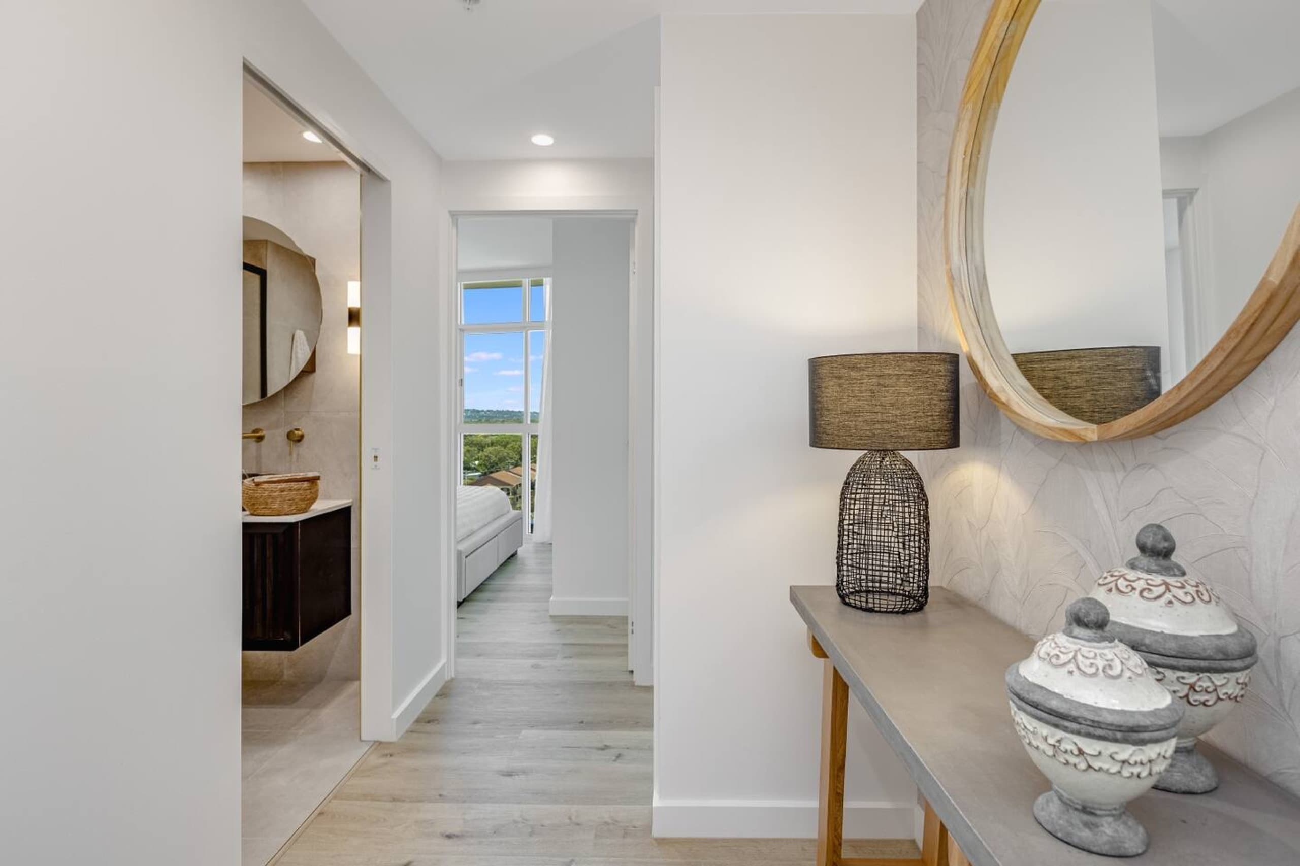 Beachfront Bliss: 3BR Kirra Oasis – Pool and Sauna, Coolangatta — photo 3
