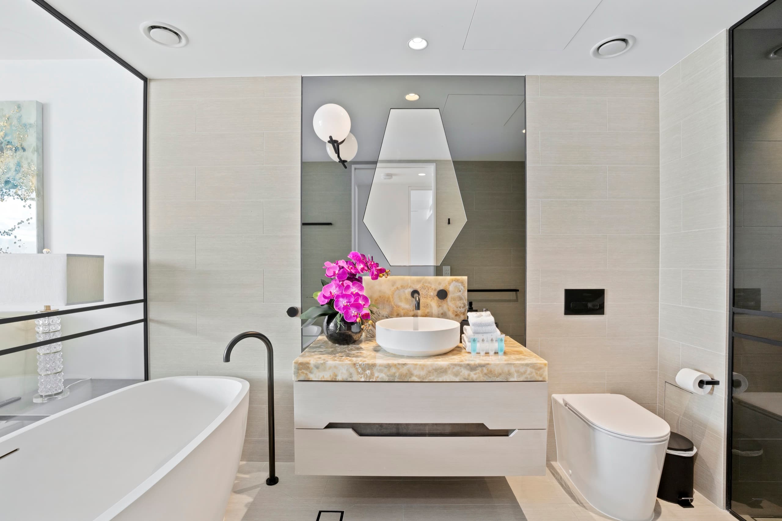Oceanfront Luxury Suite at Jewel Residences Pools, Surfers Paradise — photo 4