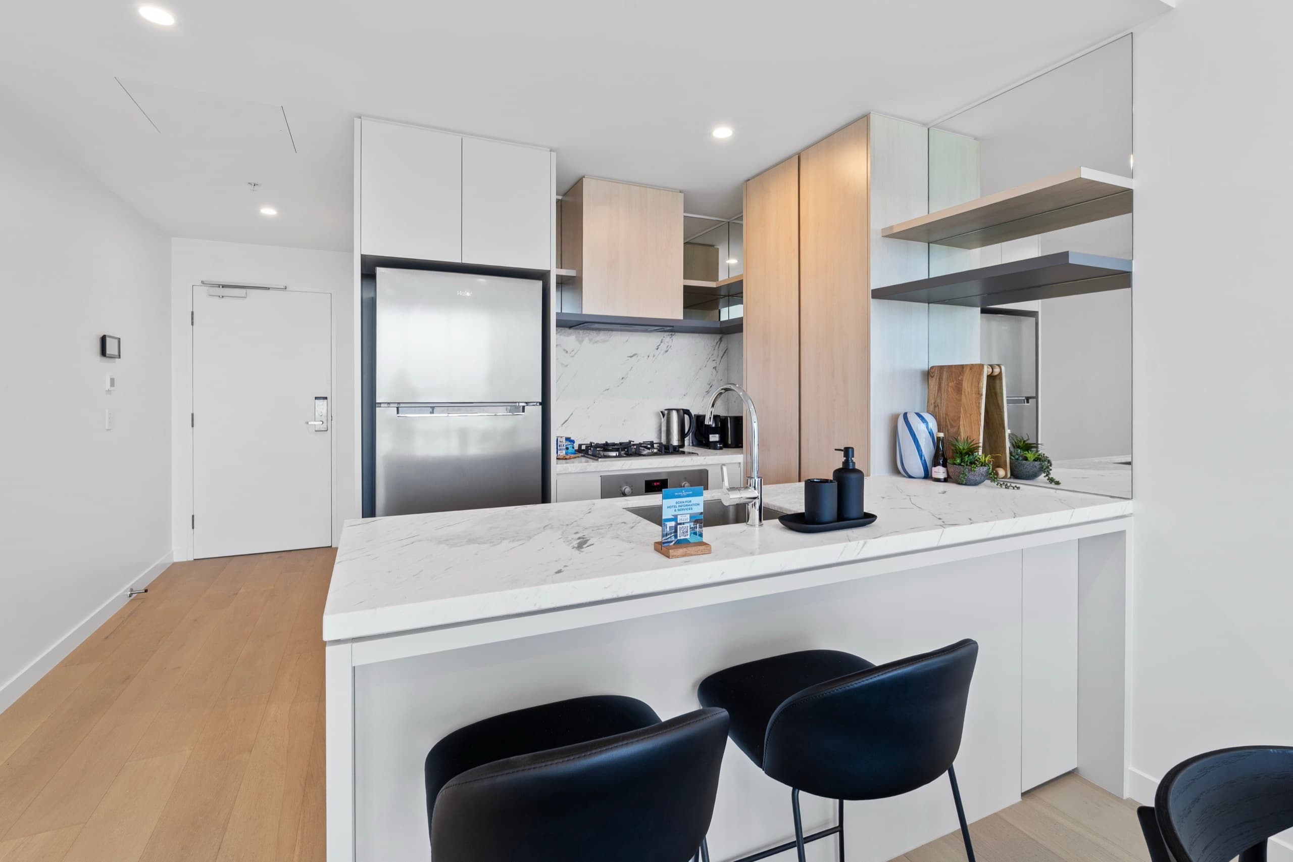 Luxury Sky-High Apartment | The Star Residences, Broadbeach — photo 4