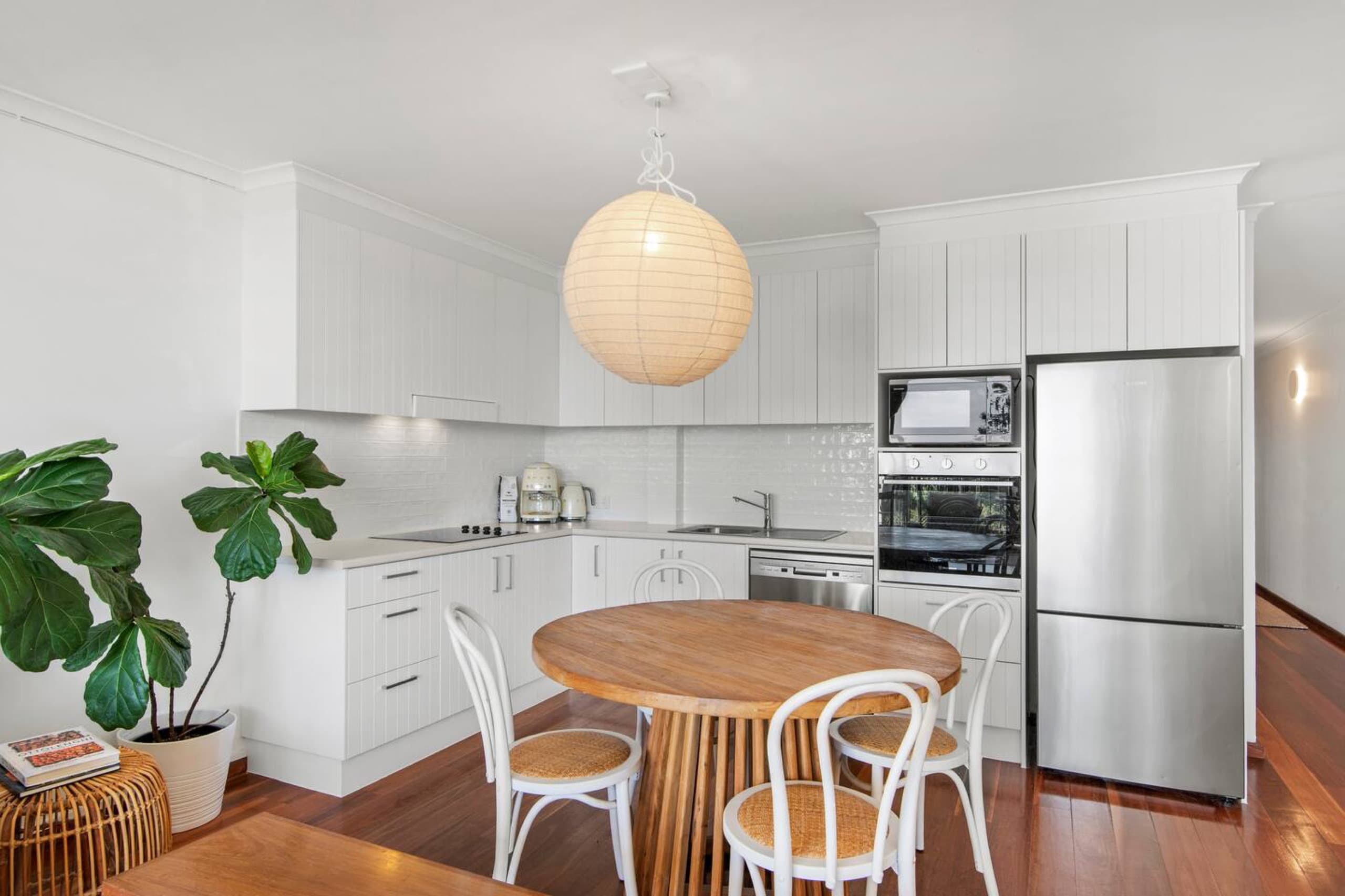 Burleigh Oceanfront Getaway | 2BR Apartment, Burleigh Heads — photo 2