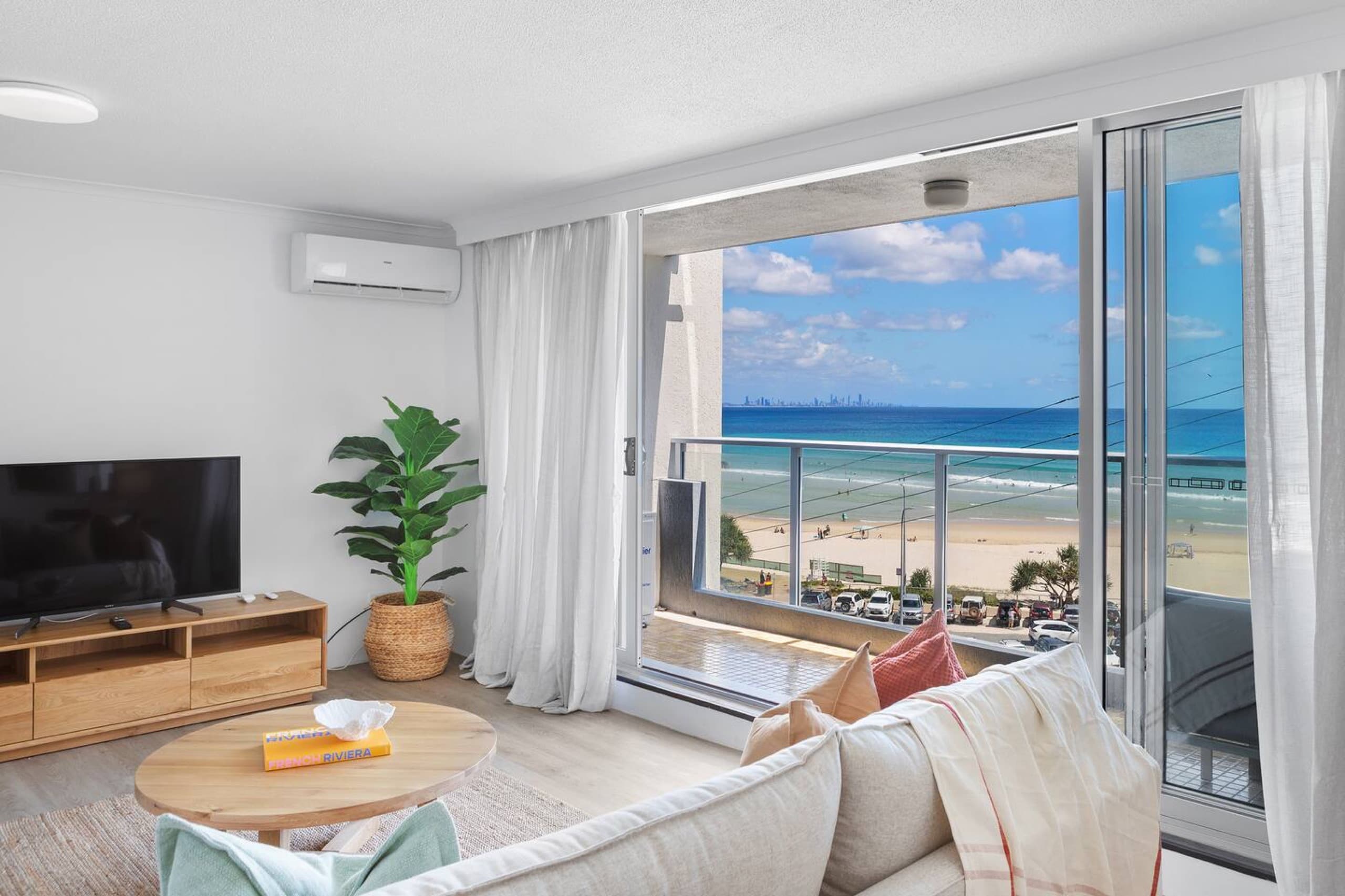 Amazing beach view and perfect location Kirra, Coolangatta — photo 5