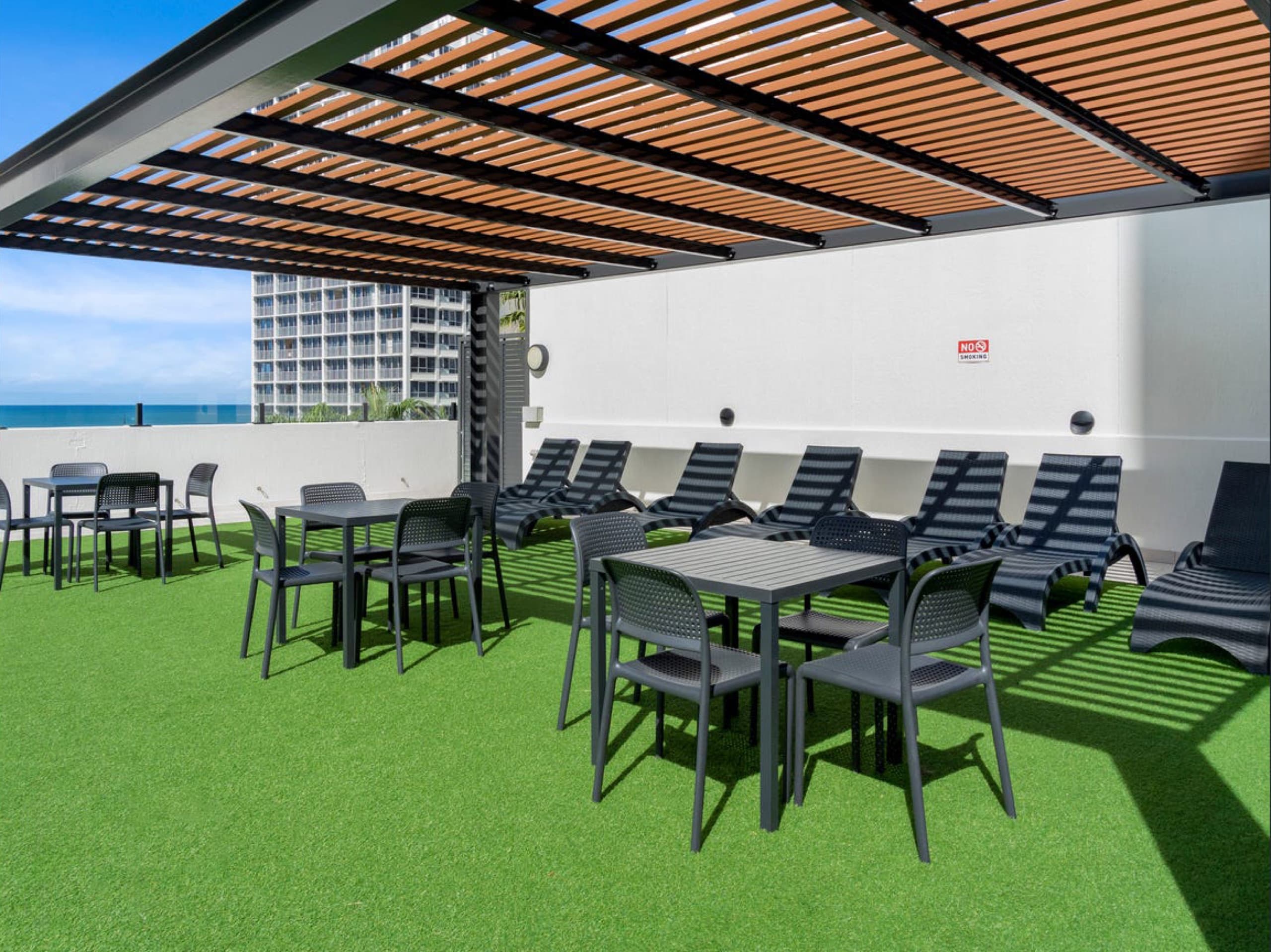 Beach Views at Mantra | Level 12 Coastal Escape, Surfers Paradise — photo 5