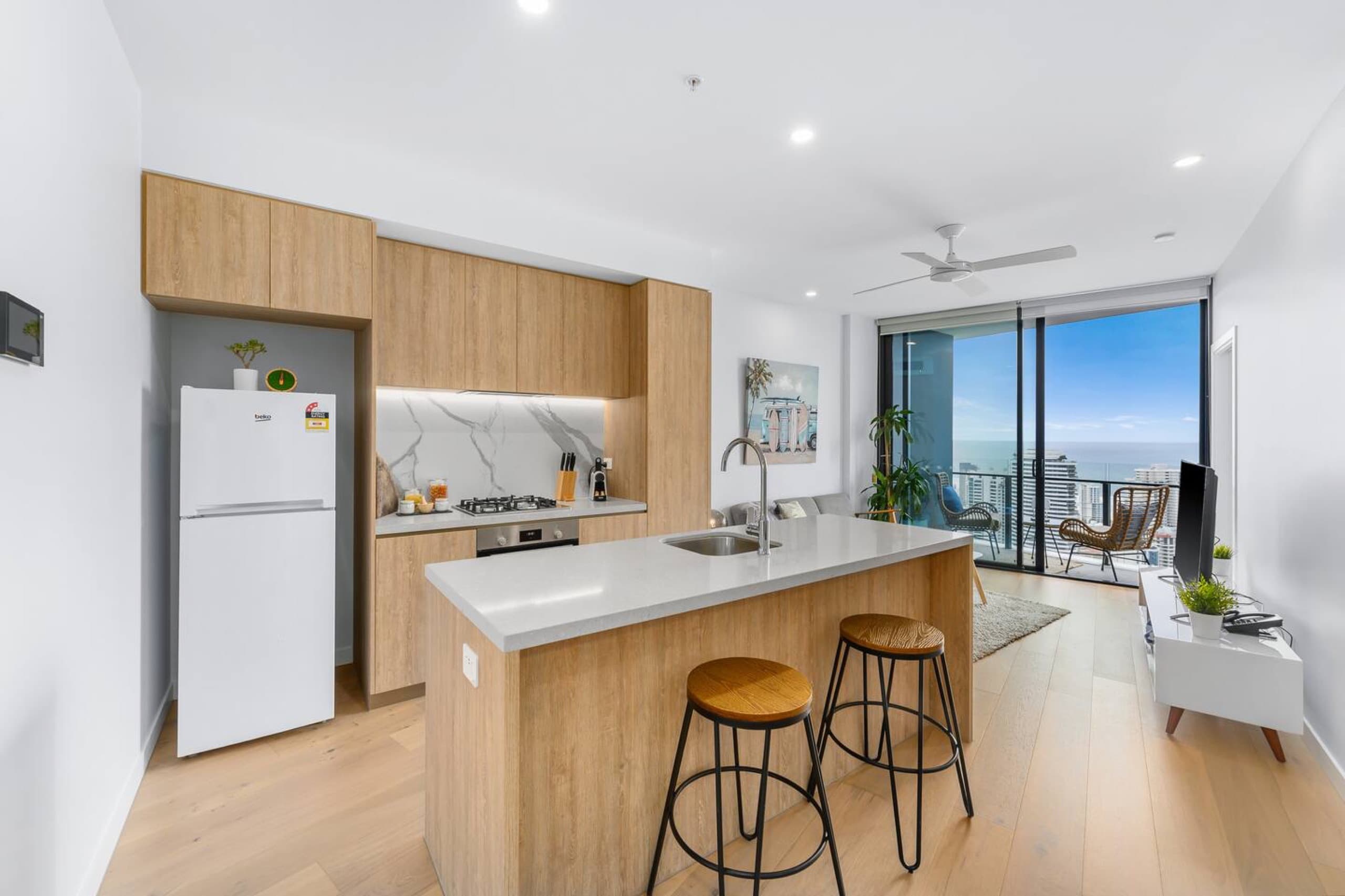 Coastal Chic 2 Bed Apt in Broadbeach in Broadbeach