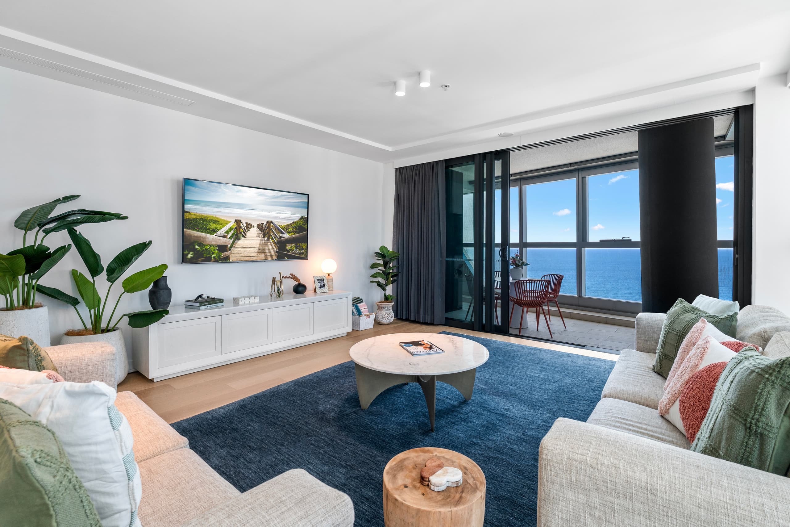 Absolute Beachfront L29 | Ocean & Hinterland 3BR in Surfers Paradise