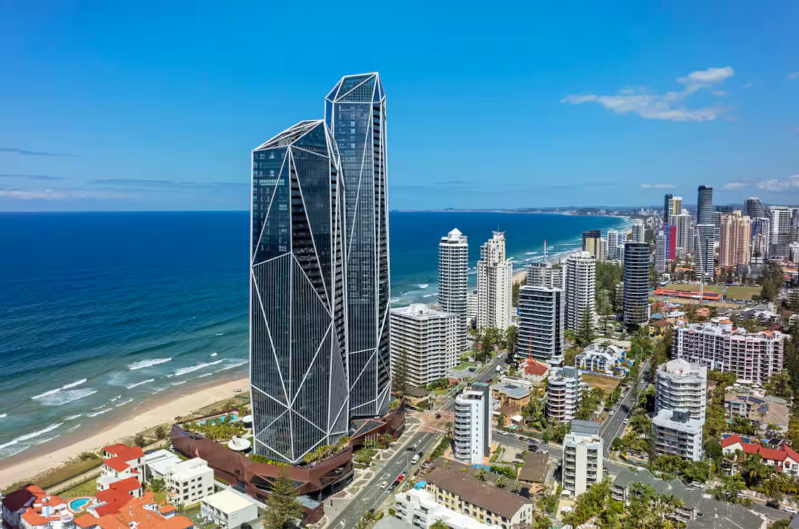 The Jewel - Stylish 6th-Floor Apartment + Parking in Surfers Paradise